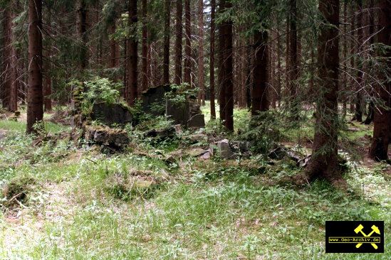 bauliche Reste nahe dem SDAG Wismut Schacht 337, Revier Johanngeorgenstadt, Erzgebirge, Sachsen 21. Mai 2009 (5).jpg